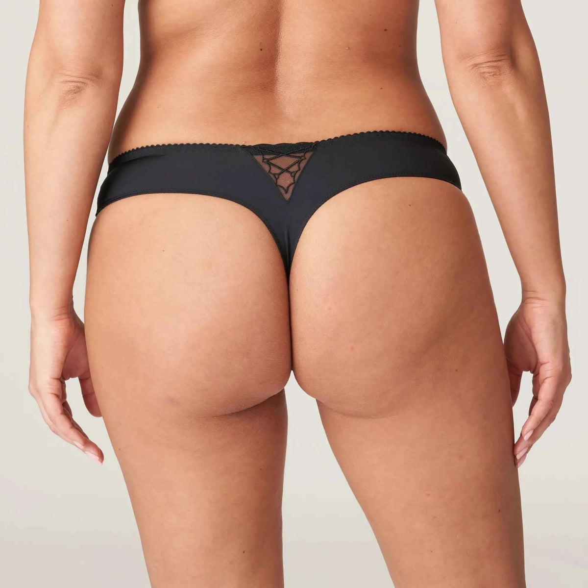 Tanga Livonia negro